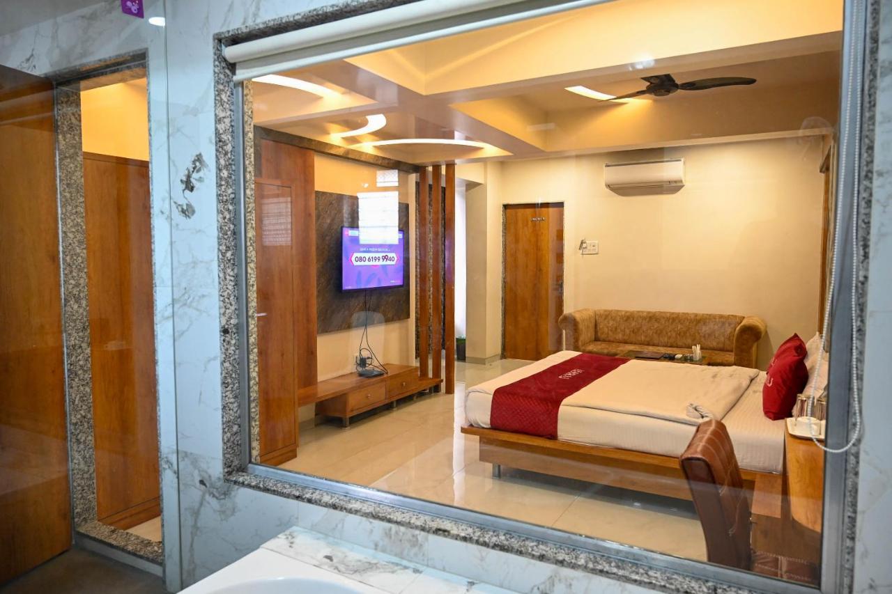 فندق Adiraj Residency نافي مومباي المظهر الخارجي الصورة