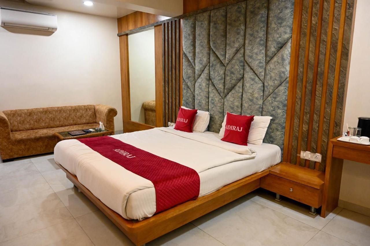 فندق Adiraj Residency نافي مومباي المظهر الخارجي الصورة