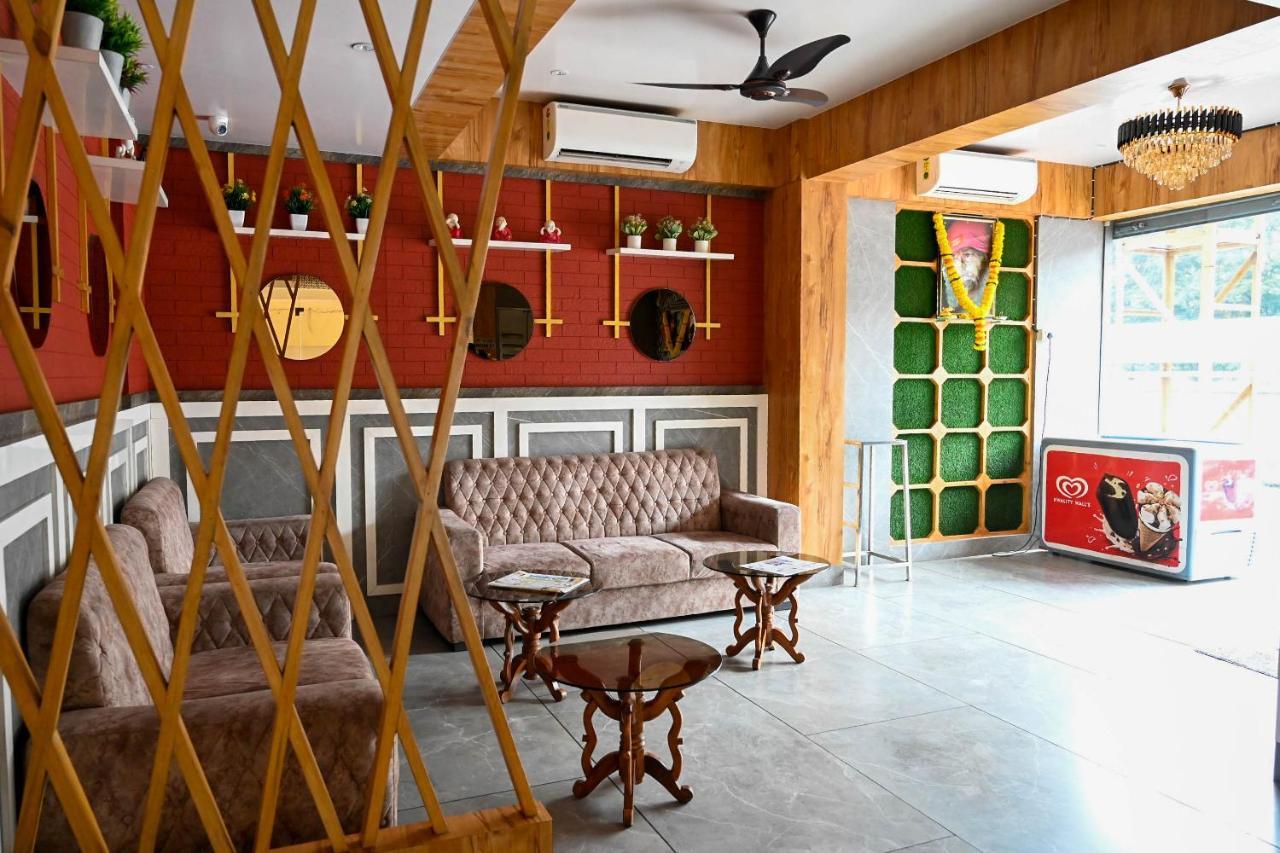فندق Adiraj Residency نافي مومباي المظهر الخارجي الصورة