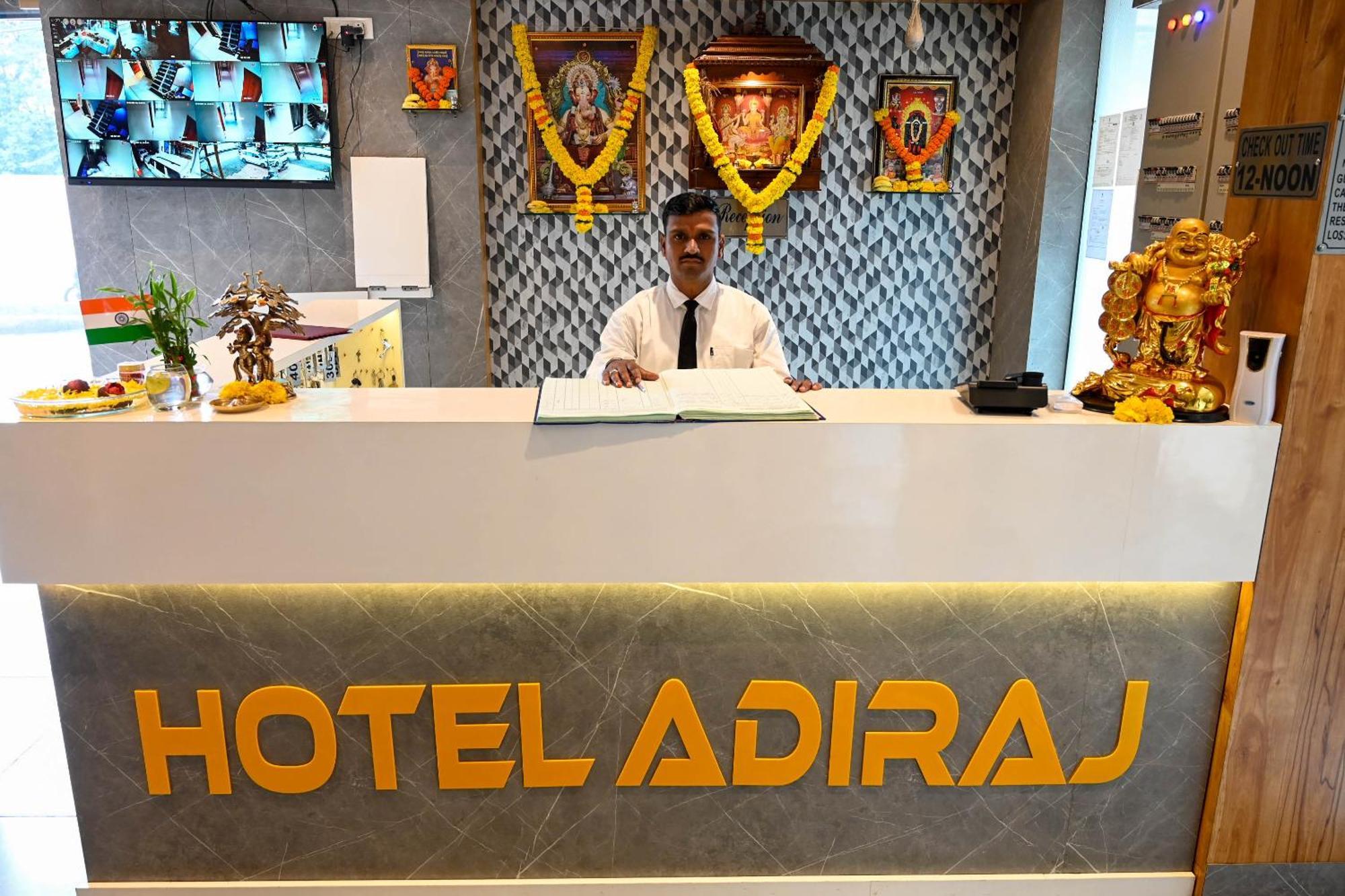 فندق Adiraj Residency نافي مومباي المظهر الخارجي الصورة