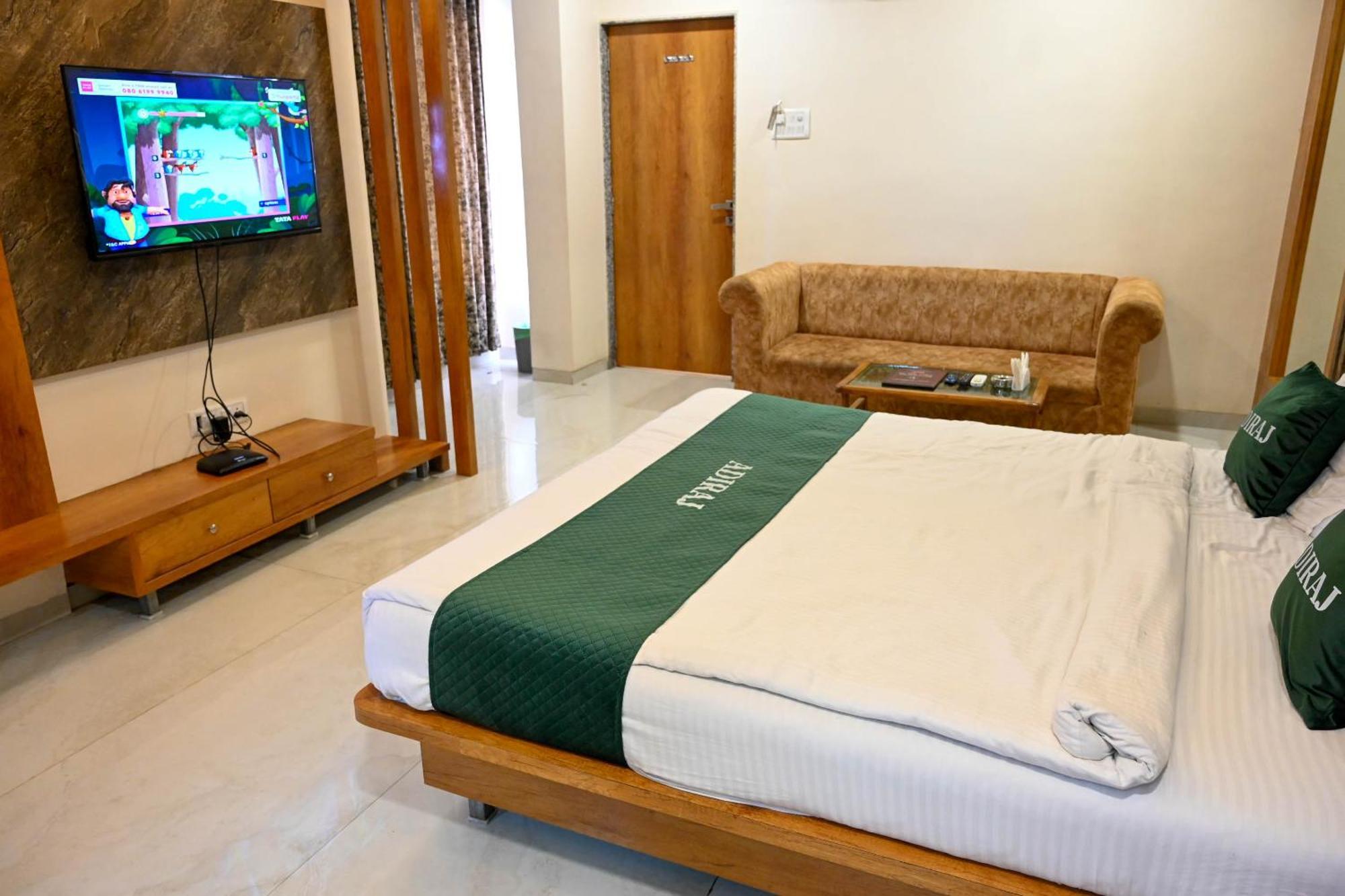فندق Adiraj Residency نافي مومباي المظهر الخارجي الصورة