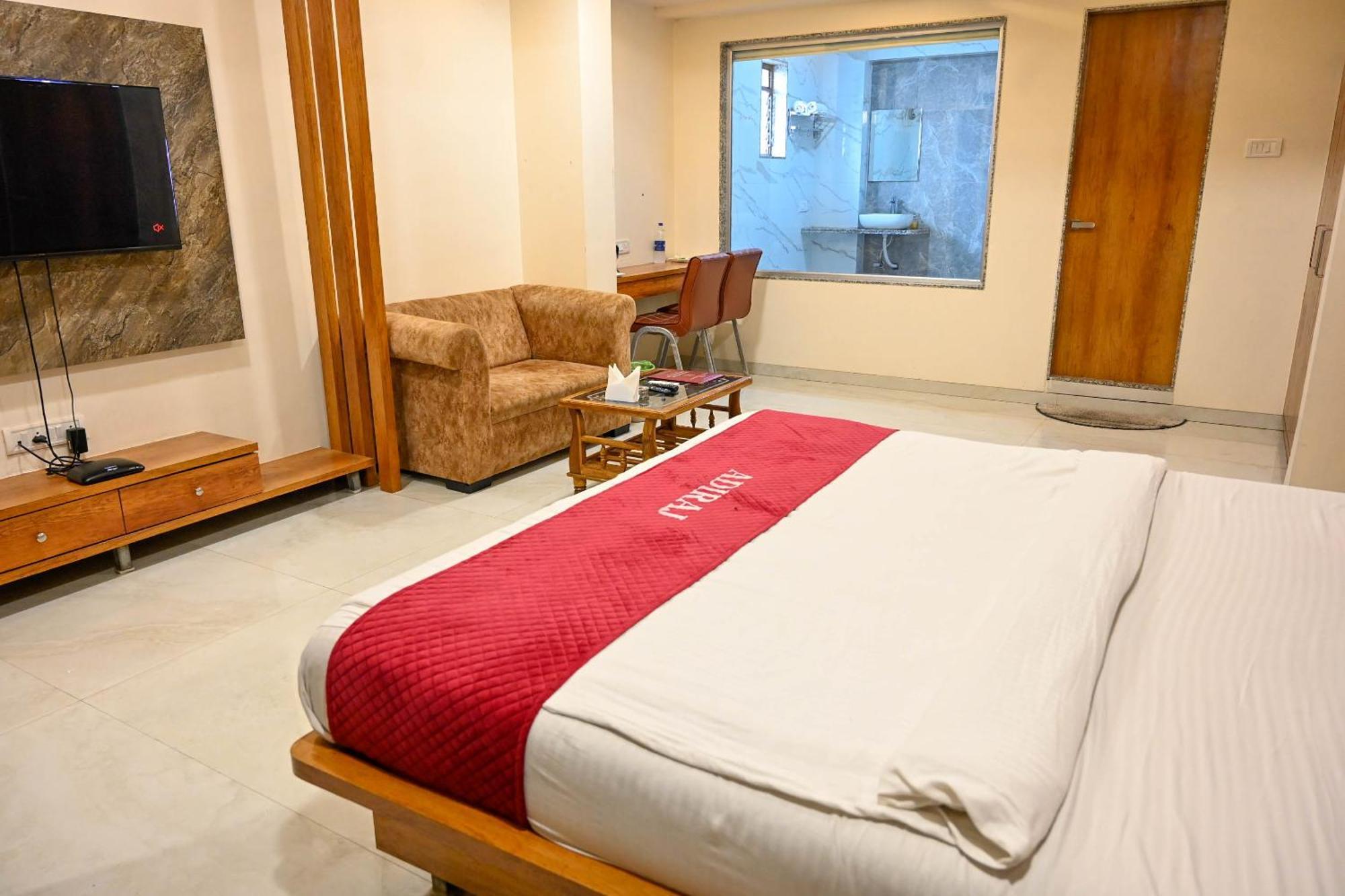 فندق Adiraj Residency نافي مومباي المظهر الخارجي الصورة