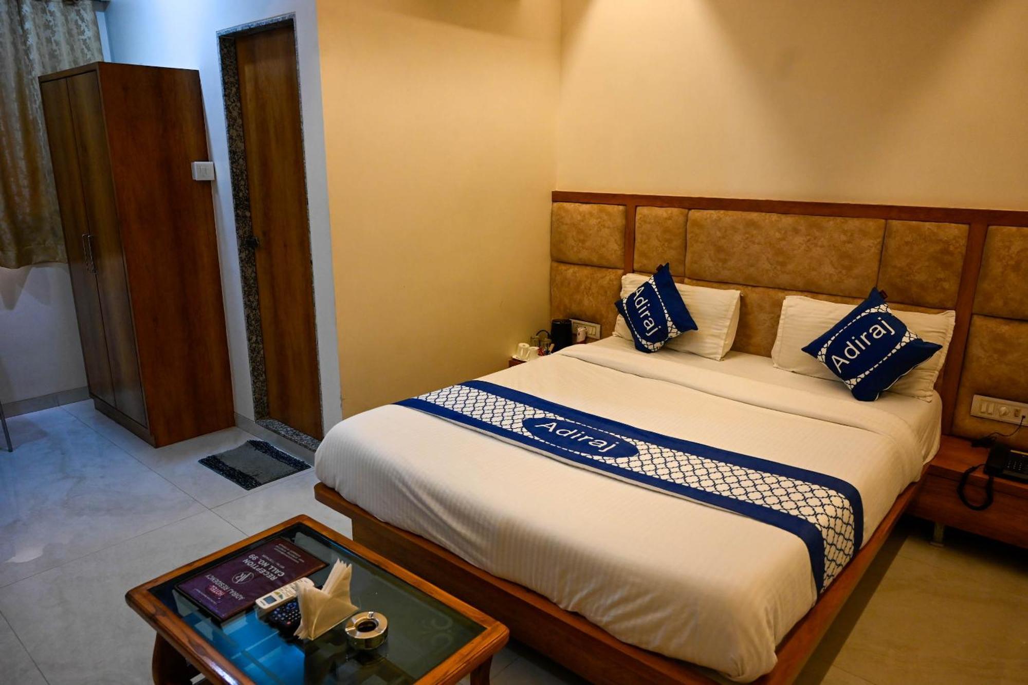 فندق Adiraj Residency نافي مومباي المظهر الخارجي الصورة