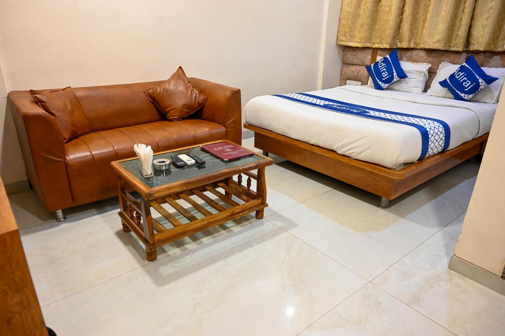 فندق Adiraj Residency نافي مومباي المظهر الخارجي الصورة