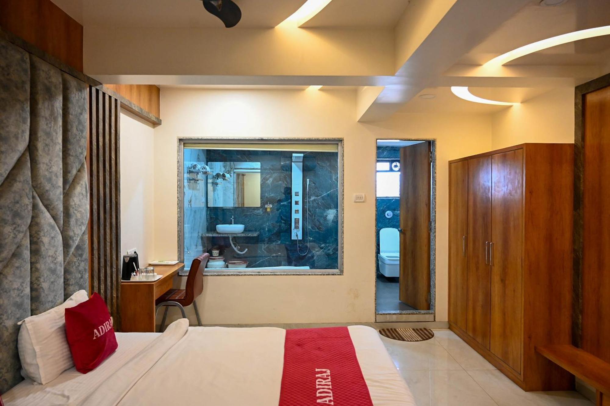 فندق Adiraj Residency نافي مومباي المظهر الخارجي الصورة